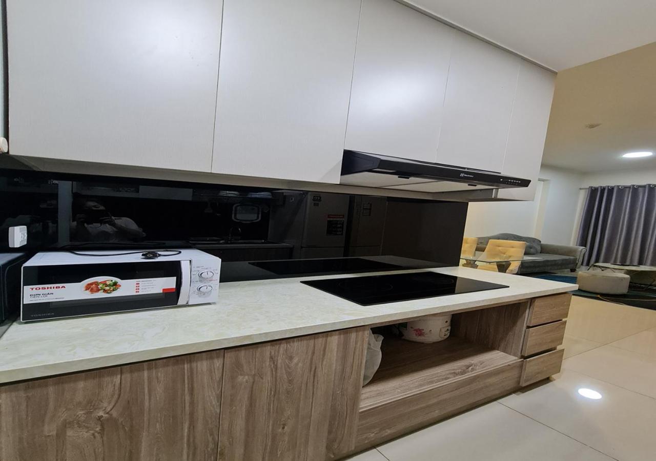 Sunrise Riverside 2Br-3Br Хошимин Экстерьер фото