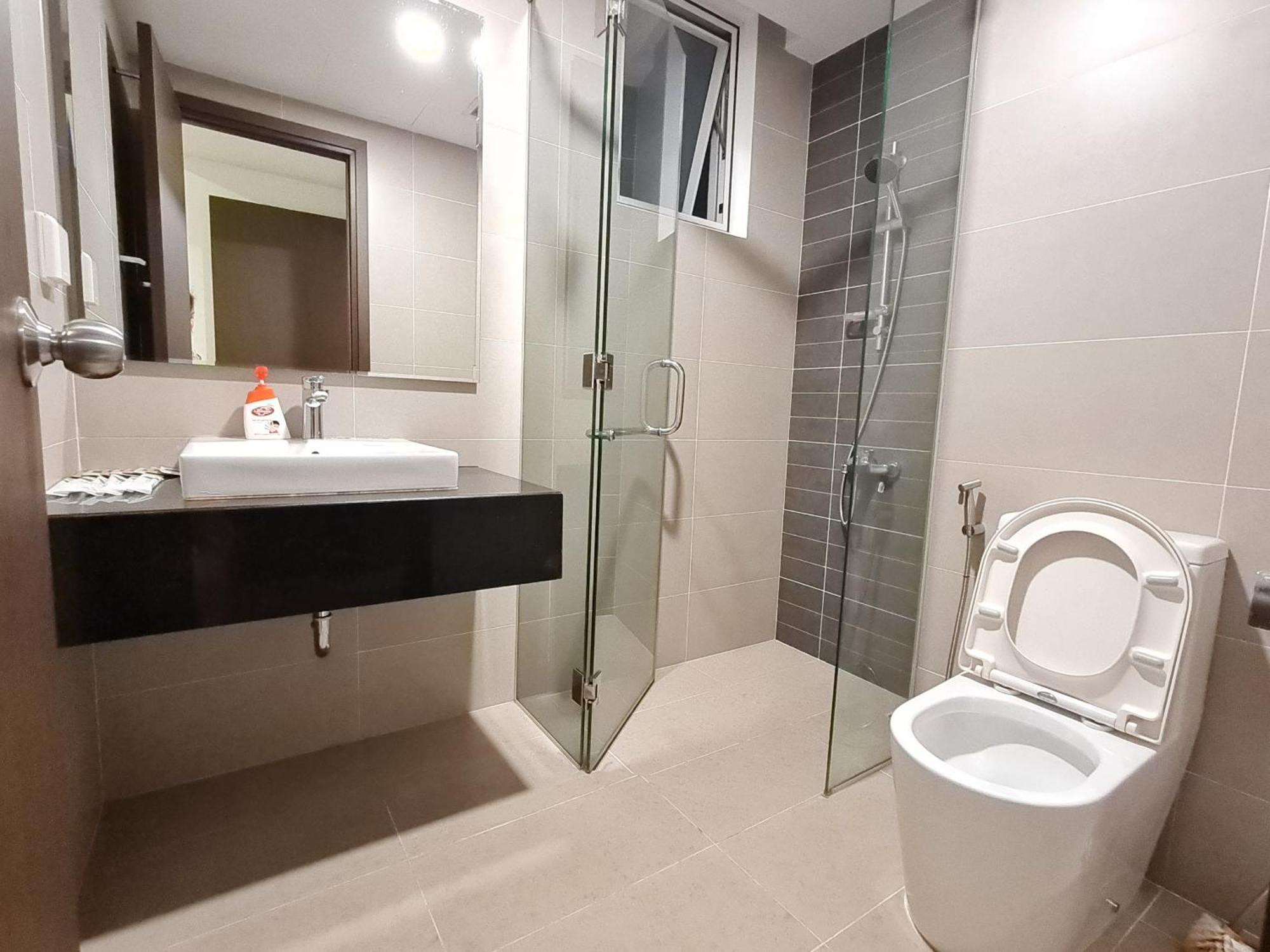 Sunrise Riverside 2Br-3Br Хошимин Экстерьер фото